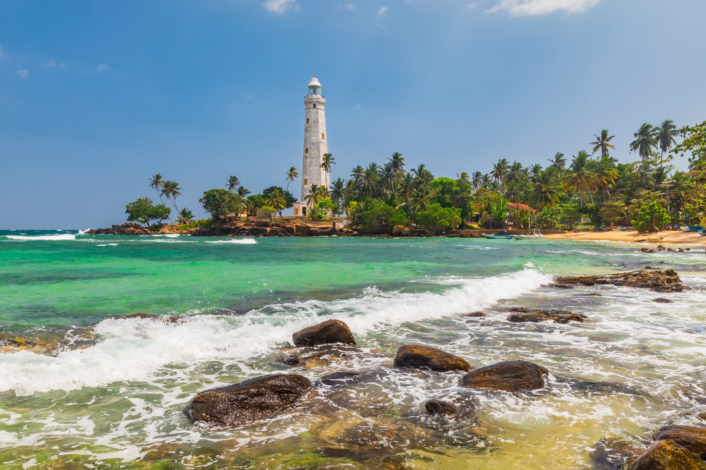 Dondra Lighthouse on Sri Lanka's tropical southern coast